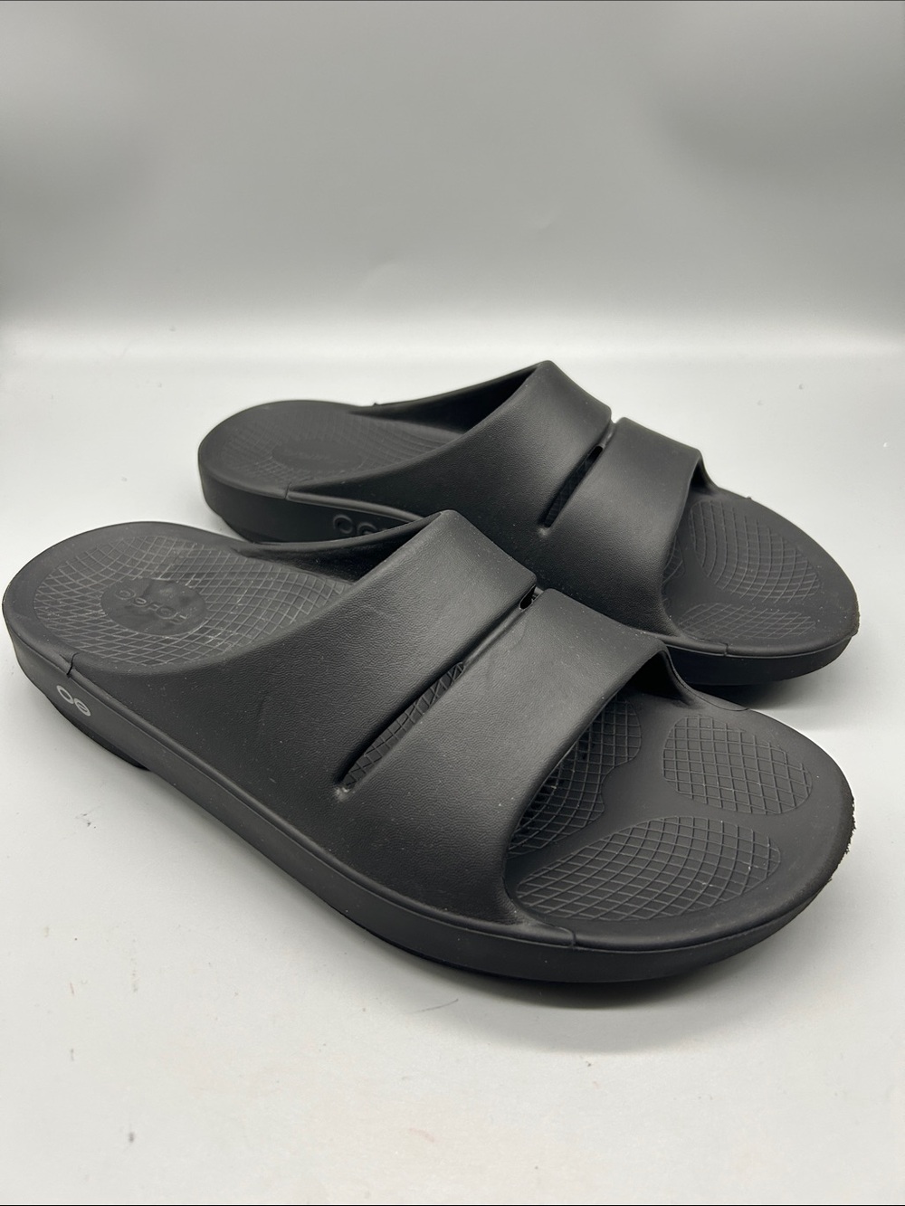 OOFOS Slide Sandals Mens Size 11 Black Recovery Cushioned Slip On Comfort